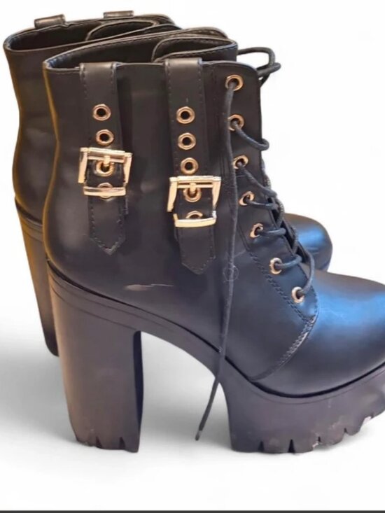 Shoes - Boots